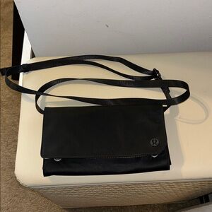 Lululemon Purse Wallet Black Adjustable Card Holder NEW